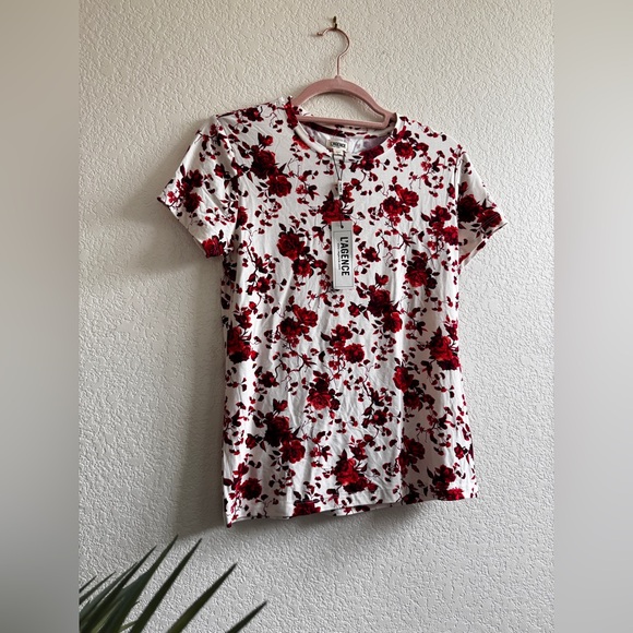 NEW L'AGENCE ressi fitted tee in black/red baroque floral - Picture 10 of 10